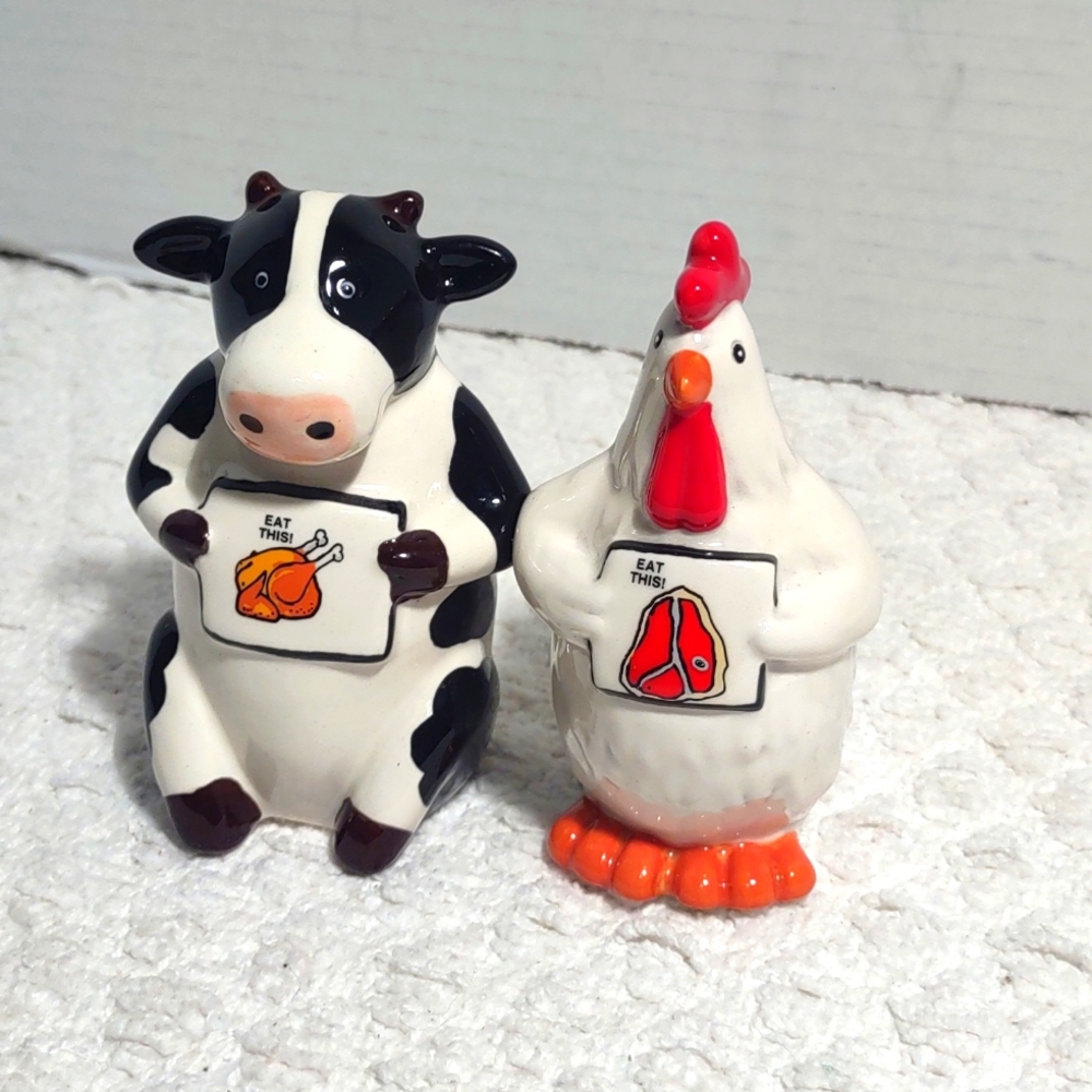 Eat Chicken Eat Beef Salt/Pepper Shakers